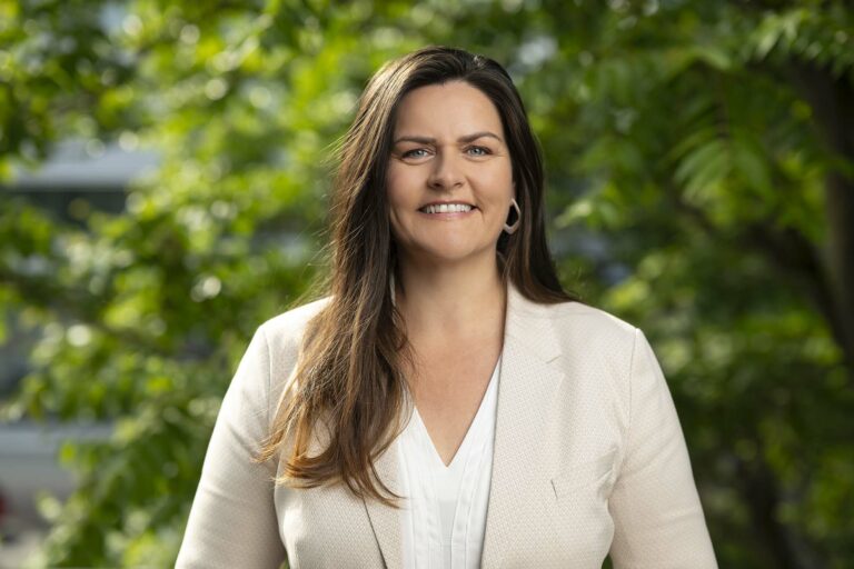 Miriam Ahrens